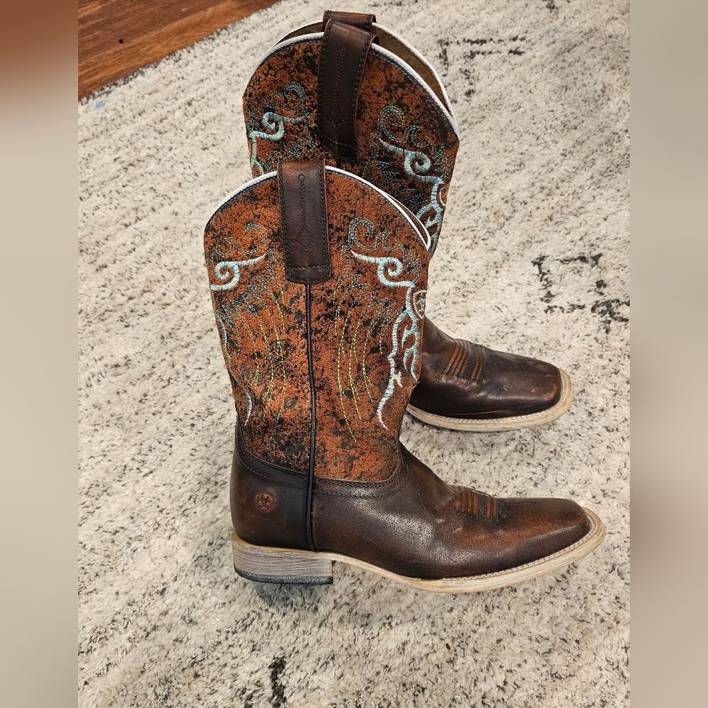 Kids Ariat Boots Size 3